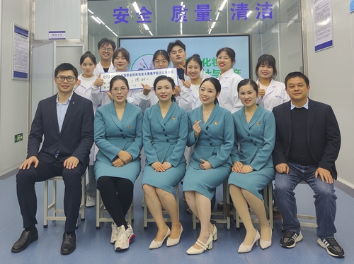 技精于勤，榮光綻放——我校在2021年全國職業院校技能大賽教學能力比賽中榮獲化妝品技術開發二等獎